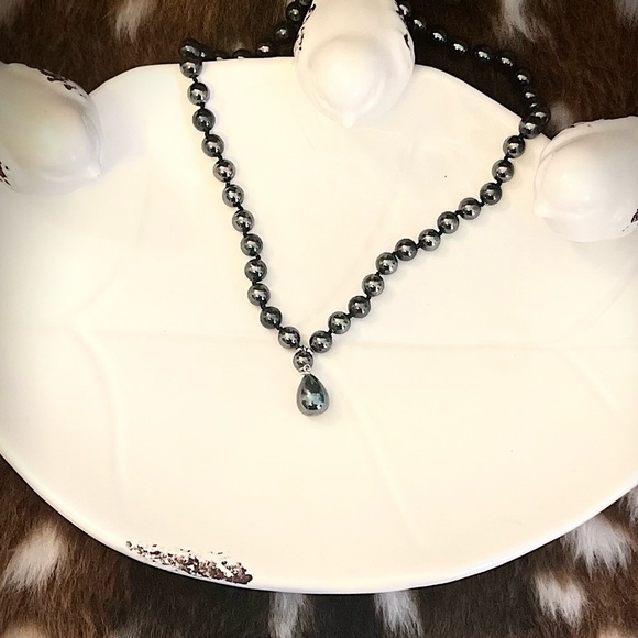 Jewelry - Elegant Black Beaded Necklace